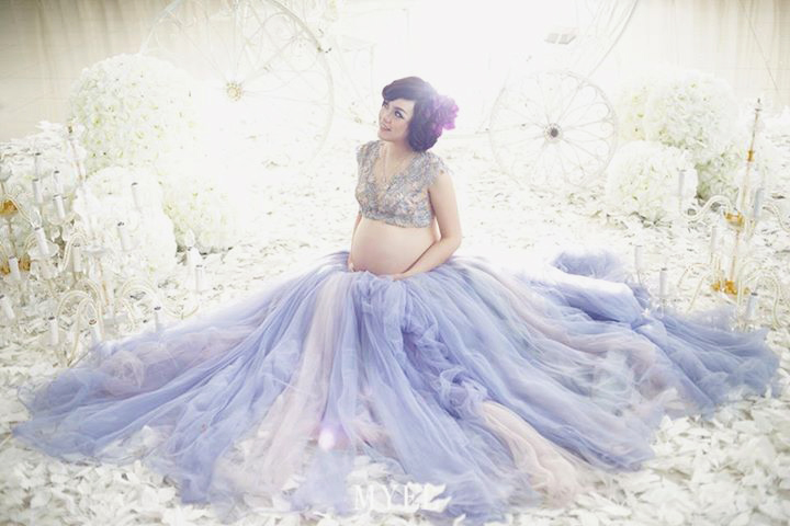 Such a dreamy maternity session with the prettiest dress for the mommy-to-be!