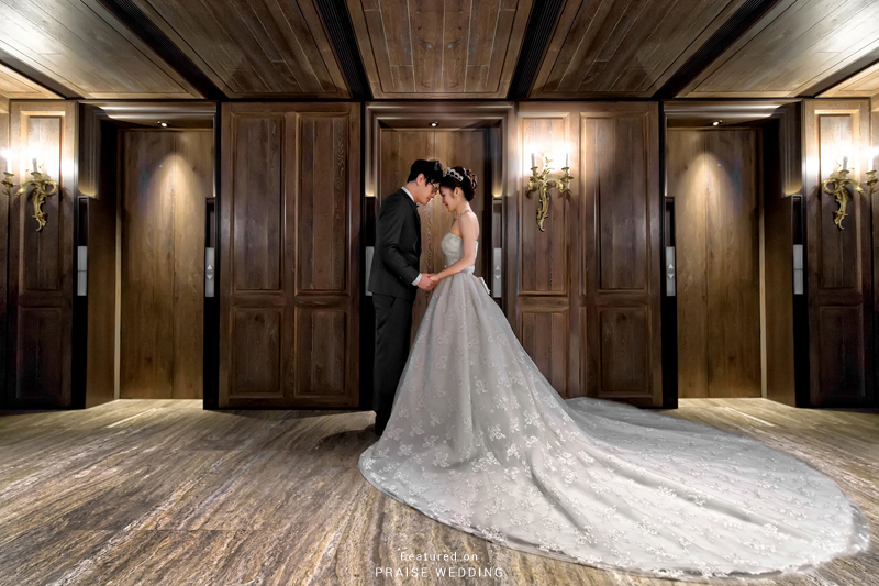 Timeless wedding portrait overflowing with regal romance!