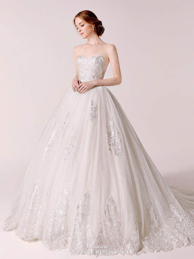 We are officially obsessed with this classic gown from Digio Bridal with glittering lace!idal1116dress