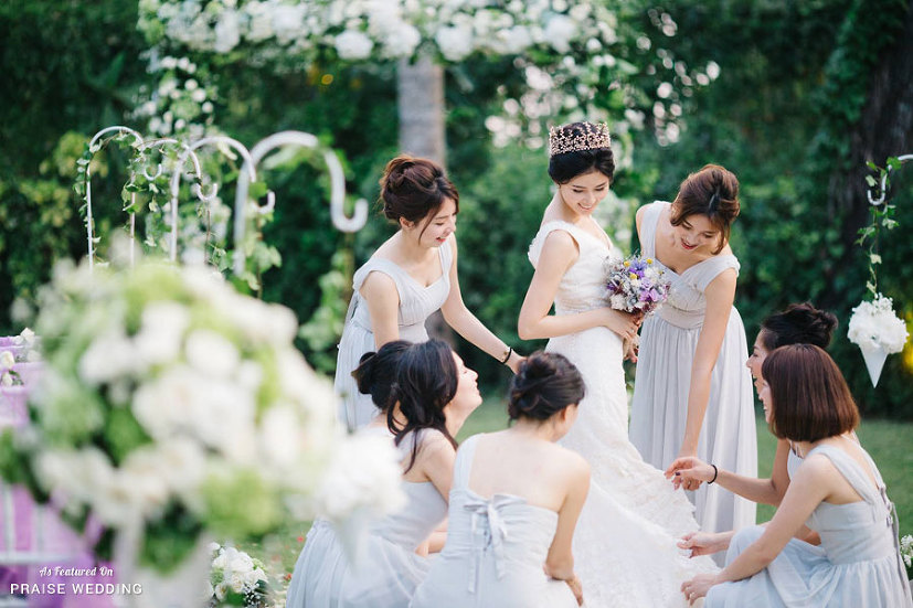 So much love and infectious joy in this effortlessly beautiful bridal party shot!