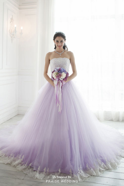 Utterly romantic lavender ombre gown from YNS Wedding with delicate lace details!