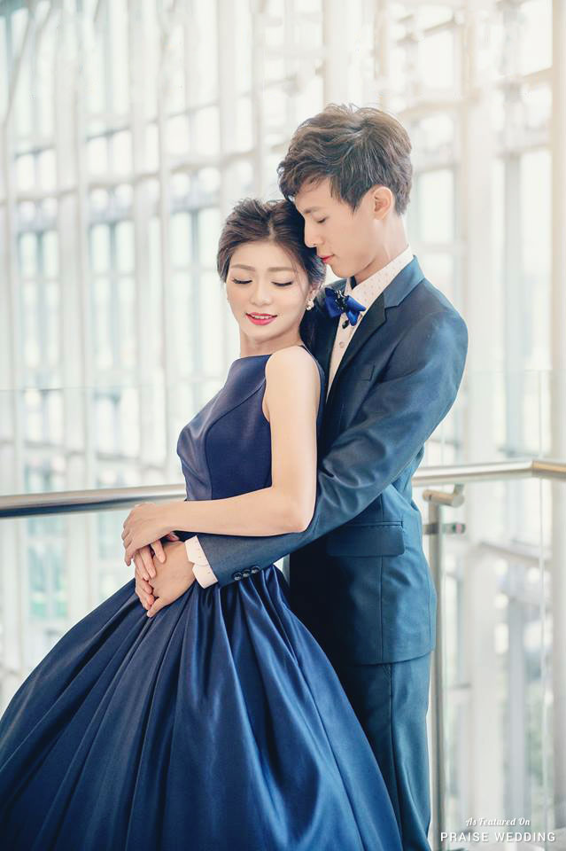 We cannot deal with the level of style in this timeless wedding photo!