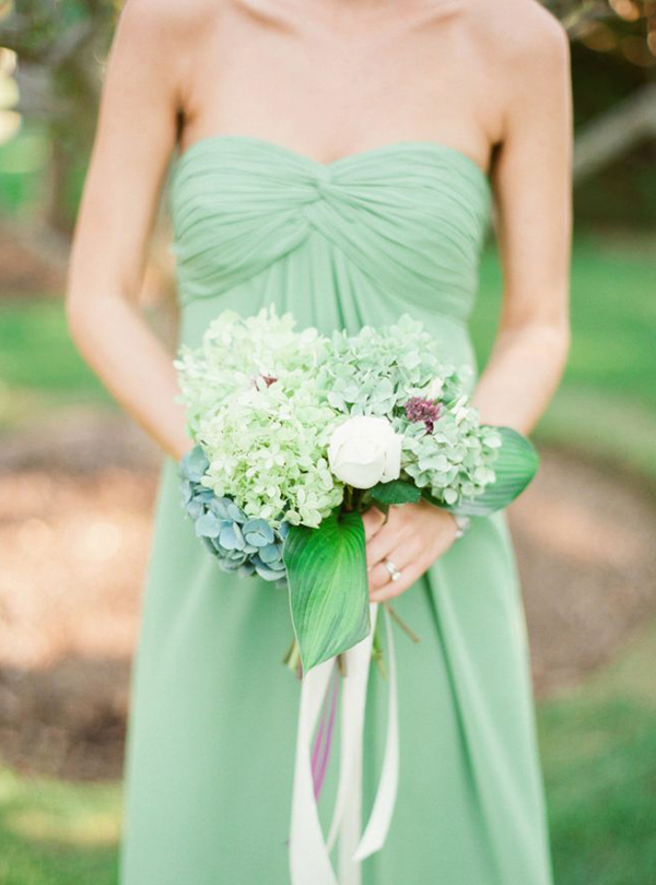 Simply refreshing light green bridesmaid dress + matching bouquet
