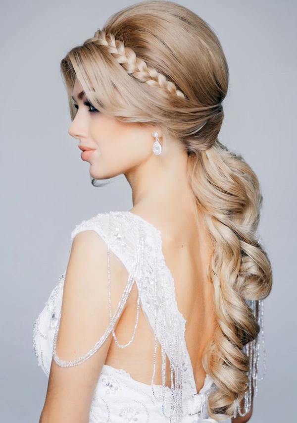 Elegant half-up-half-down bridal hair
