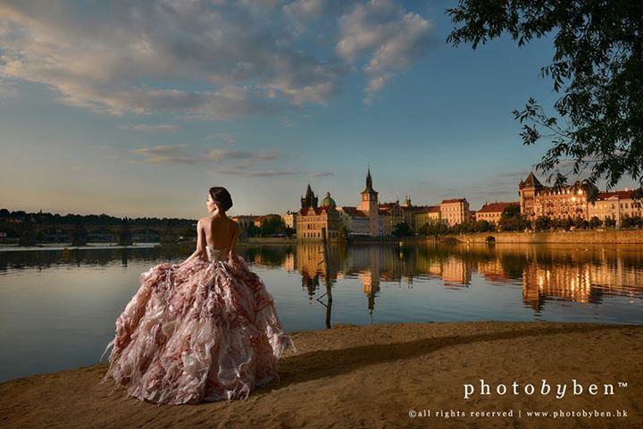 Timeless Prague bridal session
