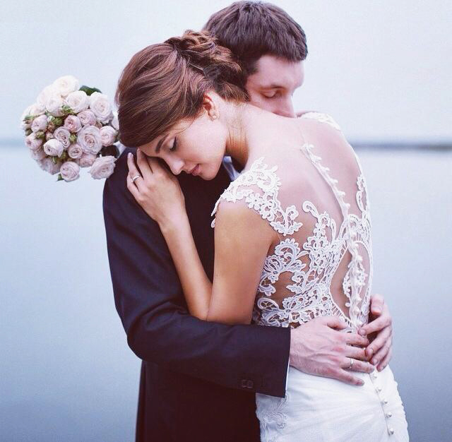 Drooling over this bridal gown with stunning details designed by super talented Galia Lahav !