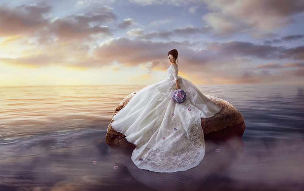 This bridal portrait must be straight out of a fairytale storybook!