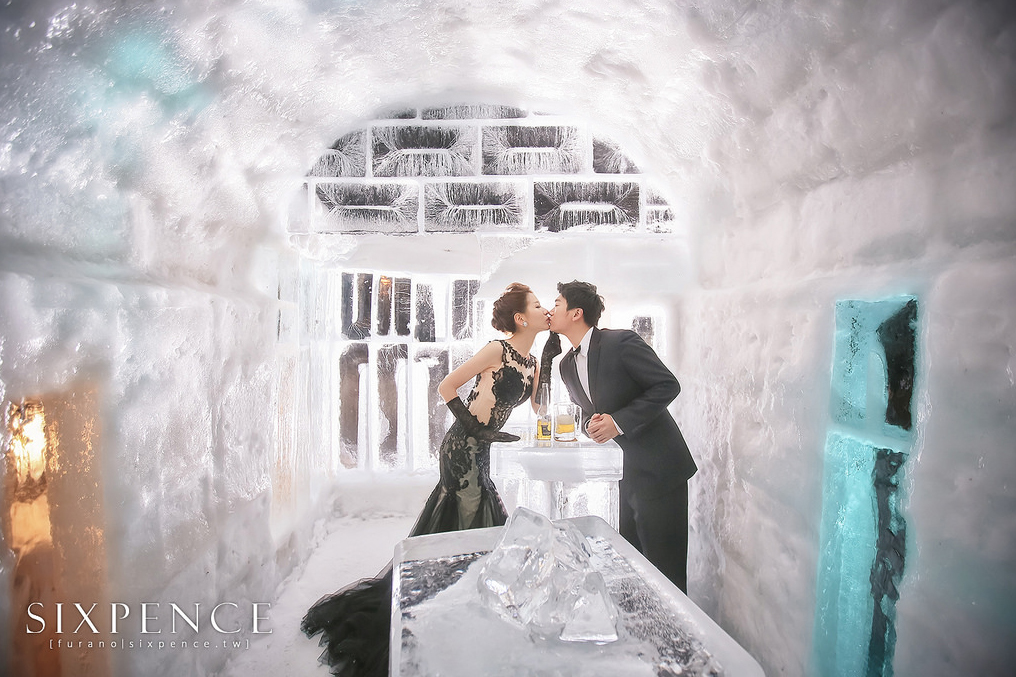 Hokkaido Ice Bar prewedding photo - Isn't this the most perfect bridal look for this venue?