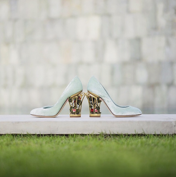 This garden inspired Dolce & Gabbana shoes is oh-so-beautiful! 