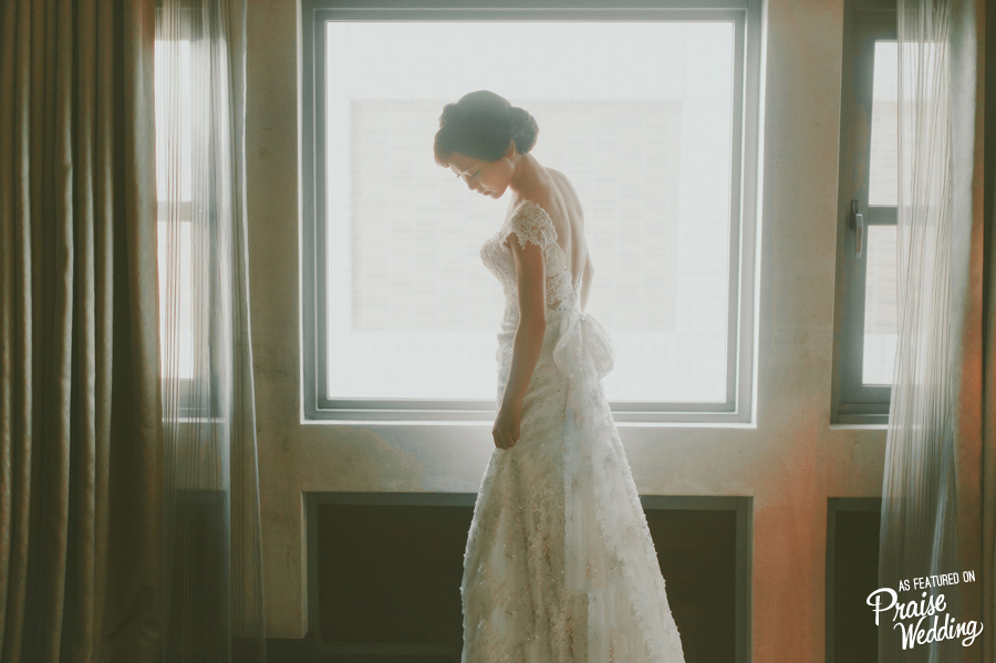 How graceful! This bridal portrait is sensually elegant with a romantic touch!