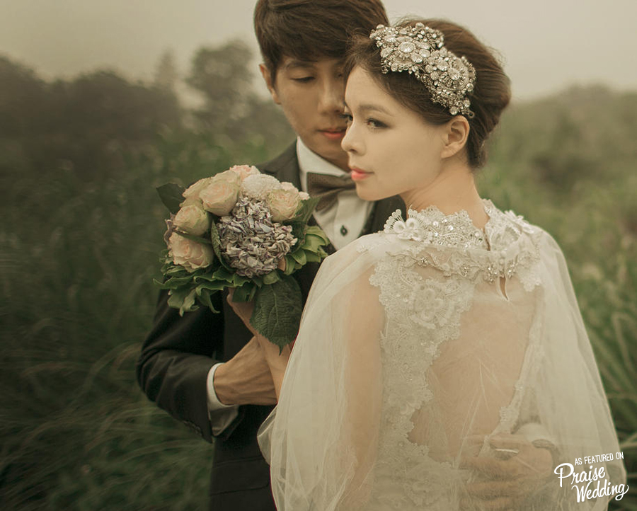 We are too in love with this Bride's stunning vintage look with gorgeous details!