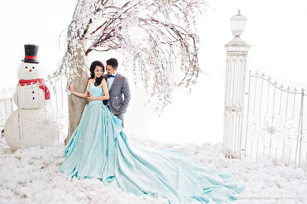 Swooning over this oh-so-romantic Tiffany blue gown which fits perfectly with the adorable winter wonderland theme!