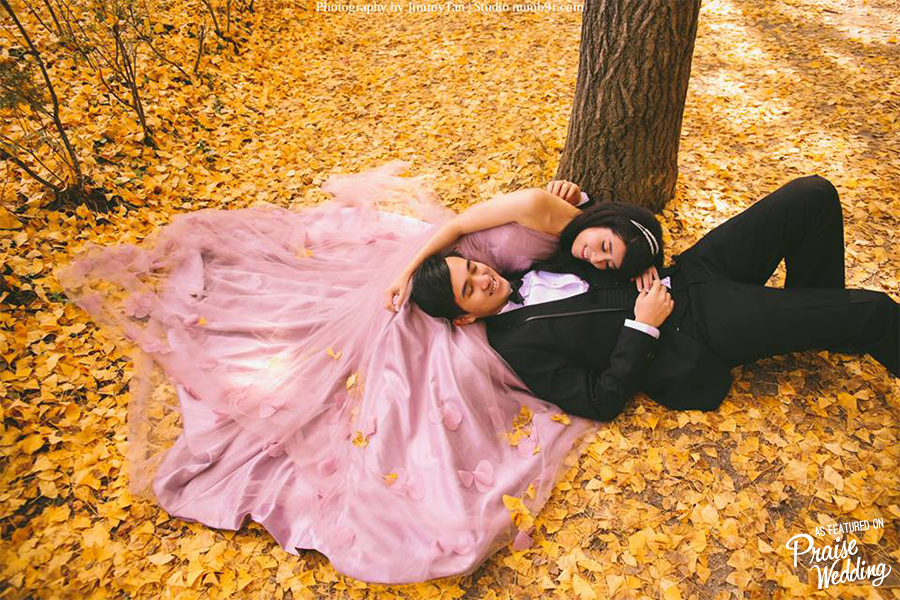 We are so in love with this peaceful, loving engagement photo with vivid colors!
