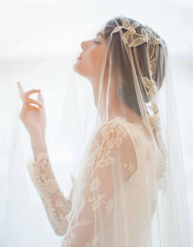 So in love with this Jannie Baltzer veil with the perfect touch of elegance!