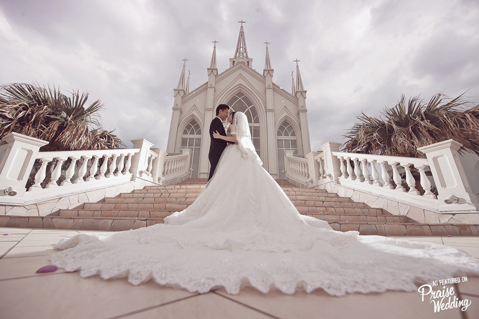 This romantic Okinawa chapel wedding is oh so romantic!