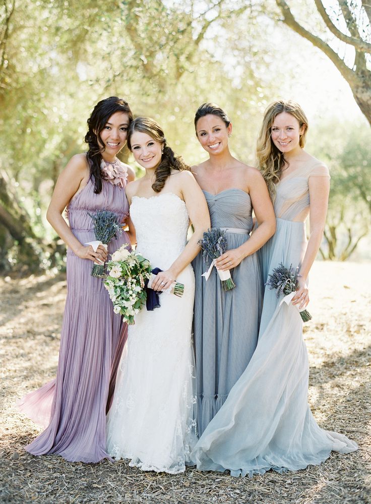 Lovely bridesmaids dressed up in lavender hues!