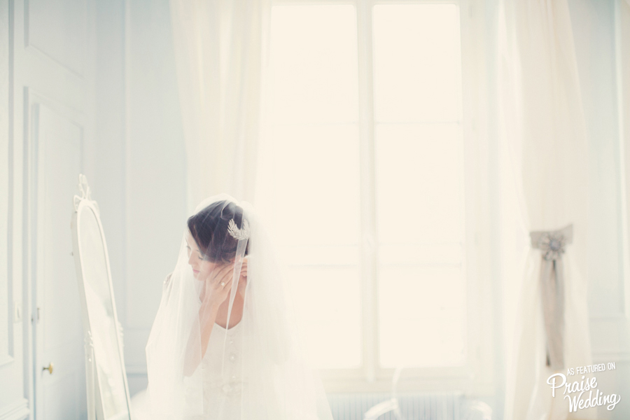 This bridal preparation moment is so naturally beautiful!