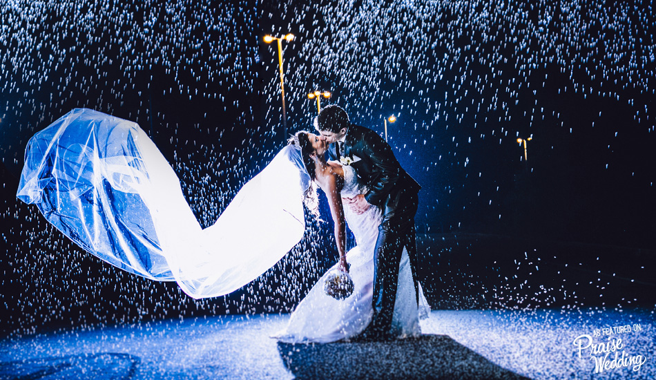 Wow! How can we not fall in love with this adventurous, romantic, and magical wedding photo?