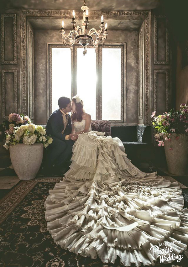 A timeless prewedding photo overflowing with regal romance!