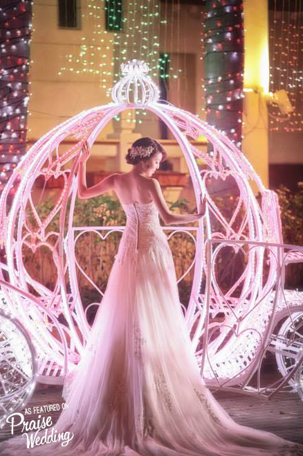Everything from the bridal look to the setting, this magical bridal portrait is right out of a fairytale! 