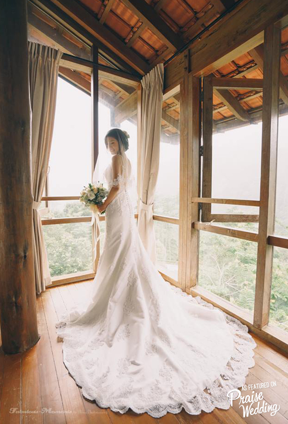 A beautiful bridal portrait filled with warmth and natural beauty!