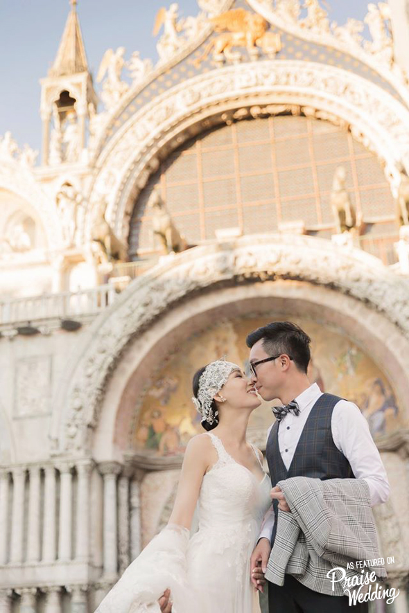 Intimate and everything you want for a Venice prewedding session! 