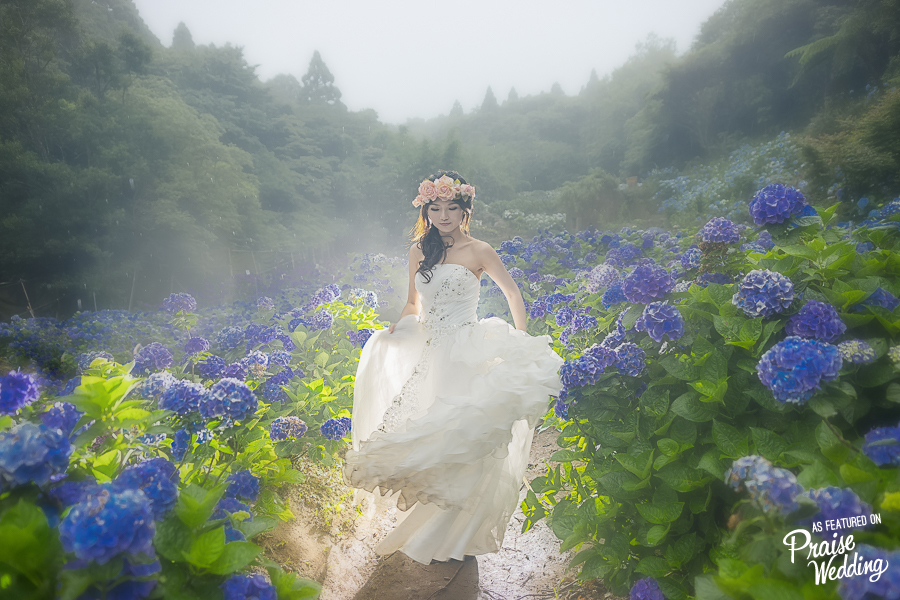 OMG hydrangea lovers! How romantic is this fairytale bridal session?