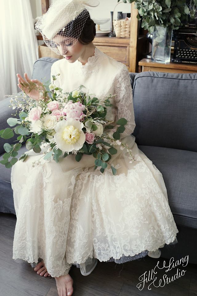 In love with this vintage-inspired bridal look! How classic and timeless!