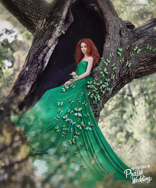 This magical emerald green bridal look is absolutely stunning!