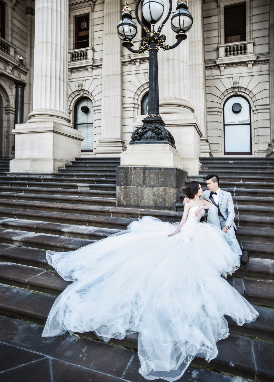 Tulle forever and ever! Beautiful wedding photo overflowing with regal romance!