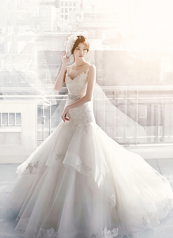 If you're dreaming of a princess-worthy gown, you really need to see this one from Nouvelle Mariee!