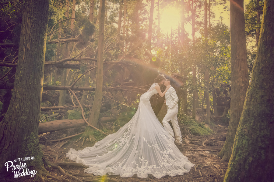 Utterly romantic forest prewedding session, we can’t help but be drawn into its magic!