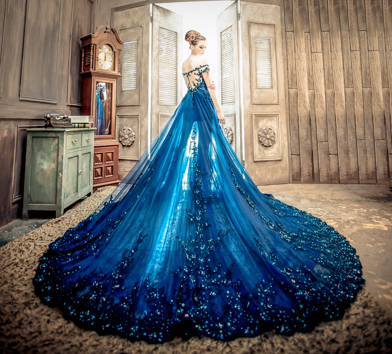 We can't help but drool over this jaw-dropping gown by No.9 Wedding!