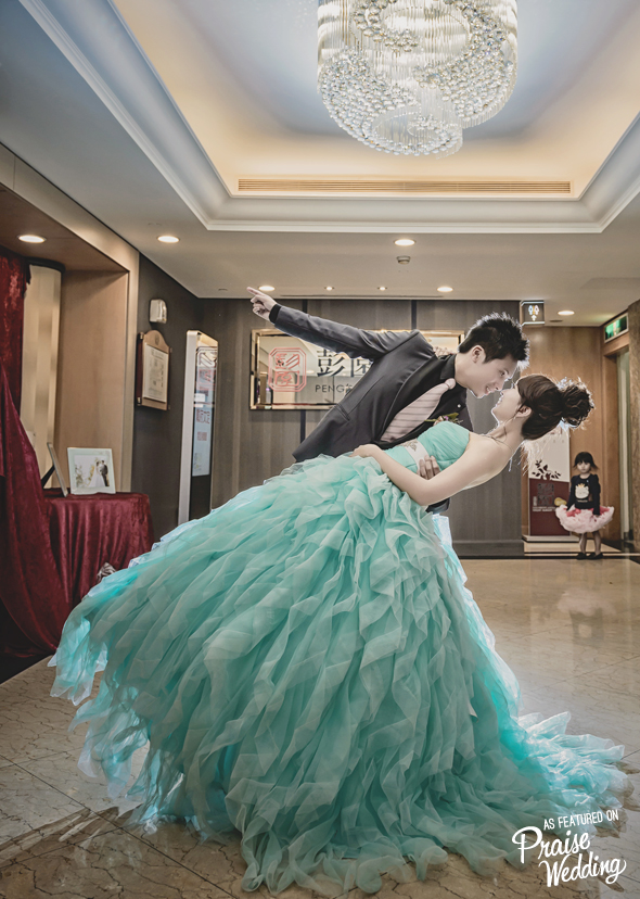 Shall we dance? This couple knows how to enjoy their own moments on the wedding day!