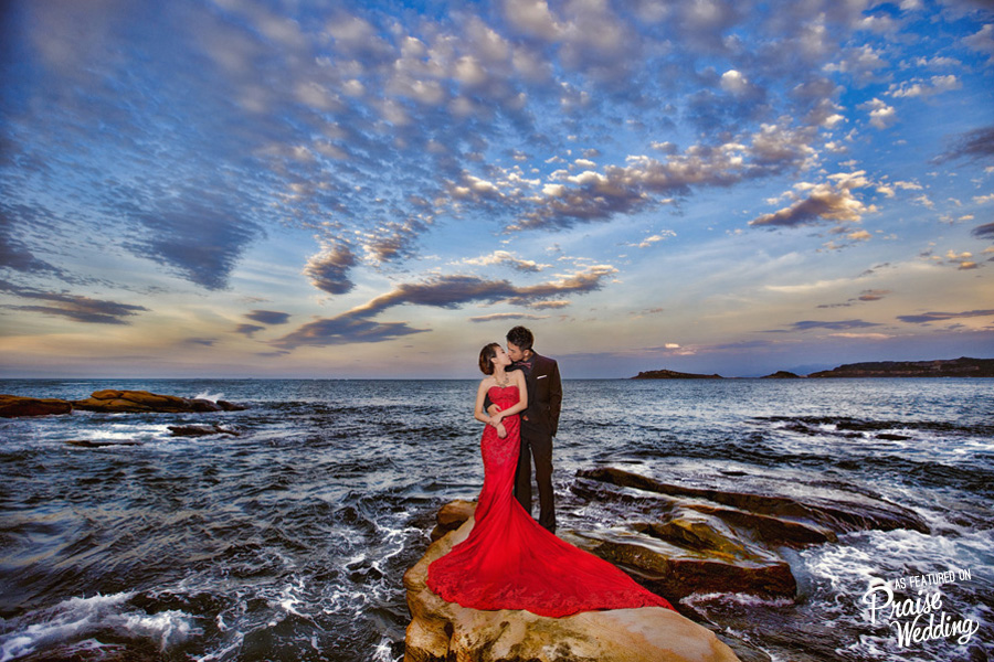 We live for amazing wedding portraits like this! Love at first sight with photography & concept!