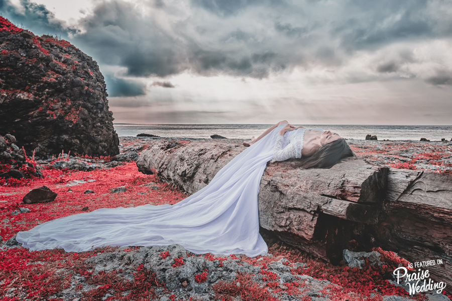 With natural beauty as the backdrop, this ocean-inspired bridal portrait is bursting with enchantment!