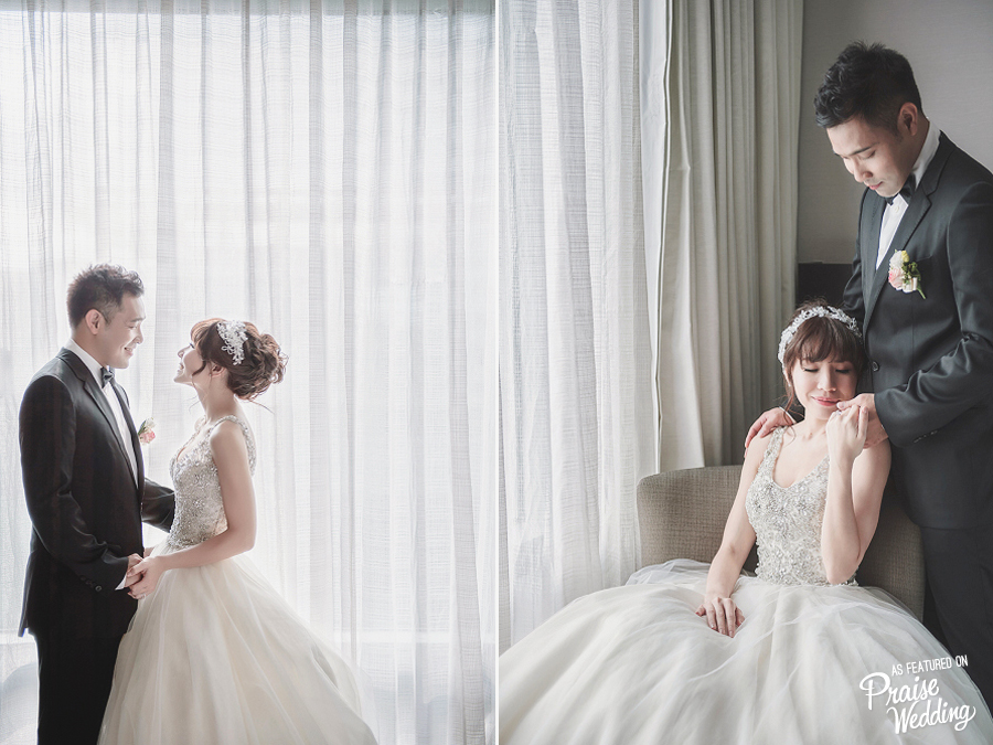 A precious moment before the wedding; this couple is showing us just how simple love should be. 