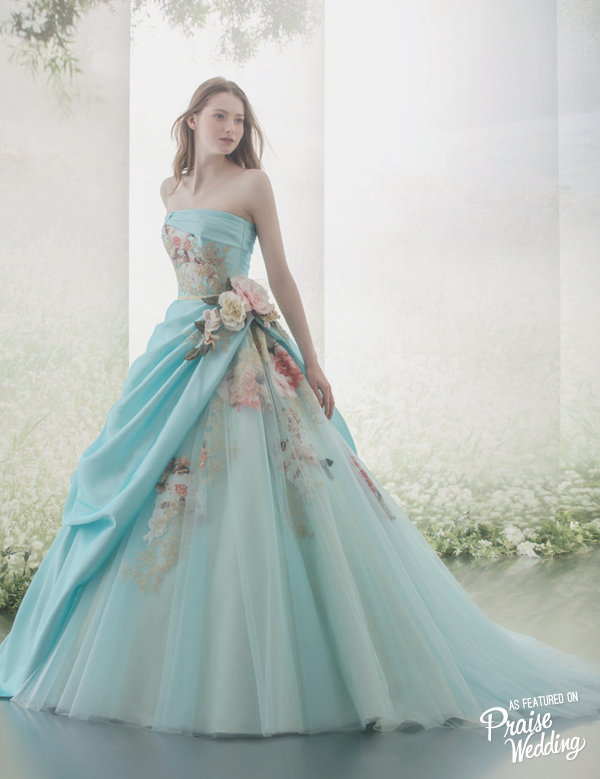 Blending signature dreamy silhouette with regal touches, this blue floral gown from Hardy Amies London is downright droolworthy!