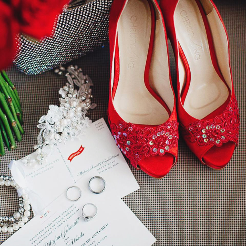 A fun way to get a pop of color- stylish, passionate, and oh so chic! Statement-making red bridal shoes we love! 