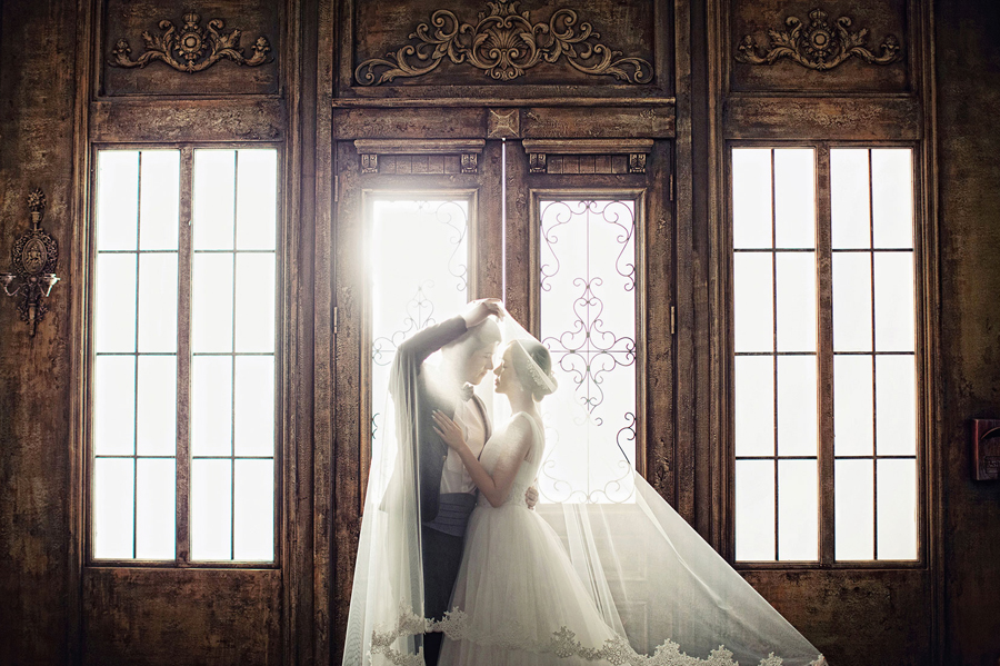 Timeless and utterly romantic, this real life fairy tale wedding is taking our breath away! 