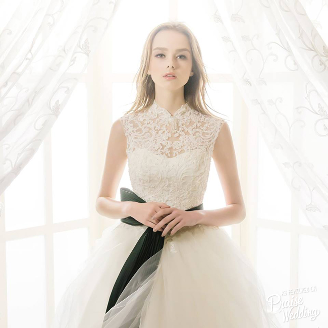 Dreamy laced gown from Beattie Bridal featuring an elegant high-neck design with amazing details! 