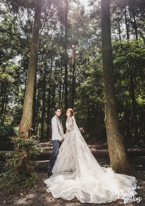 Talk about enchanted forest, this couple sure knows how to create their own fairy tale!