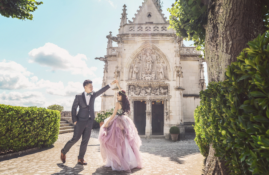 This Europe prewedding photo is a real life fairytale!