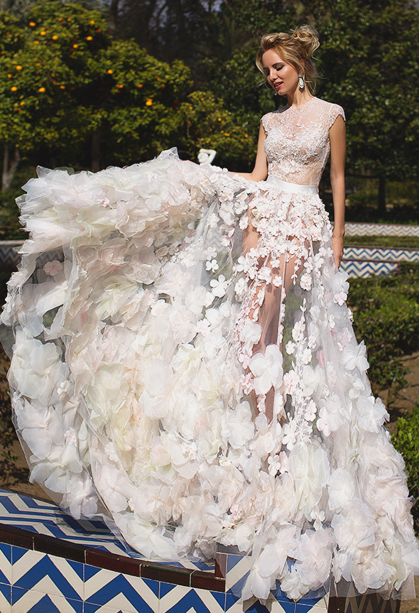Our jaws are dropping over this incredibly breathtaking gown from Oksana Mukha's latest collection!