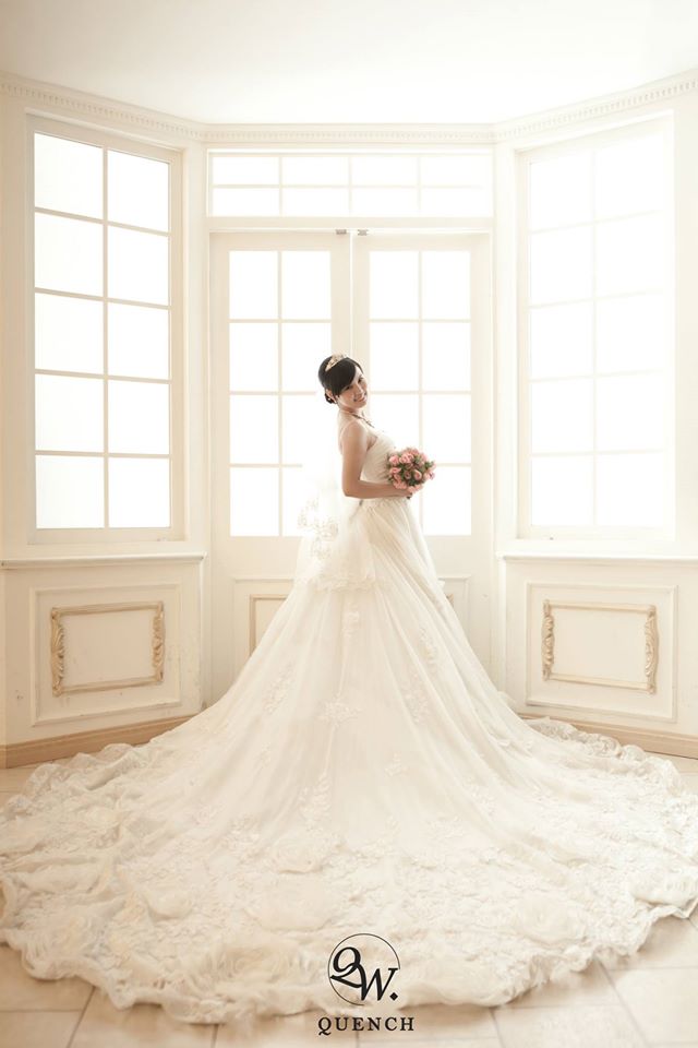 This bridal portrait is dreamy sophistication at its best!