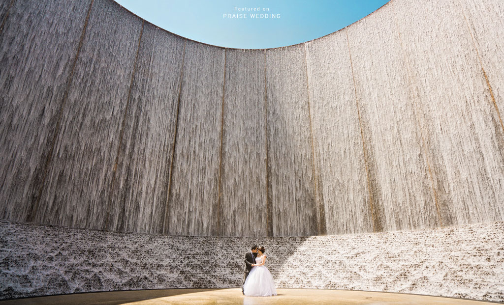 This Houston waterfall wedding photo is a total W-O-W!