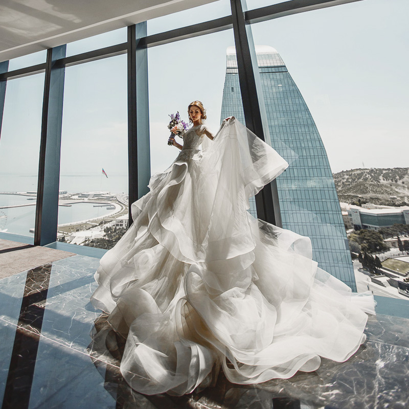 Awe-worthy bridal portrait featuring amazing view of the city!