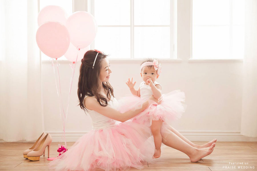 Ok, we can't contain ourselves over this cuteness! In love with this adorable mother-daughter portrait!