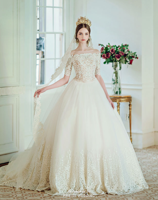 Can't take our eyes off this classic wedding gown from Clara Wedding featuring delicate glittering lace details!