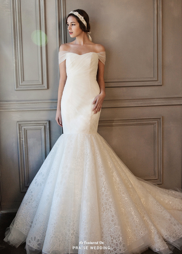 This classic off-the-shoulder mermaid dress from Jaymi Bride is beyond incredible! 